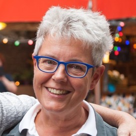 Loes van Dorst. Medisch-technisch medewerker bij de GGD. 