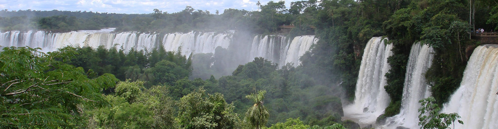 Header afbeelding van de Iguazu watervallen in Zuid-Amerika.